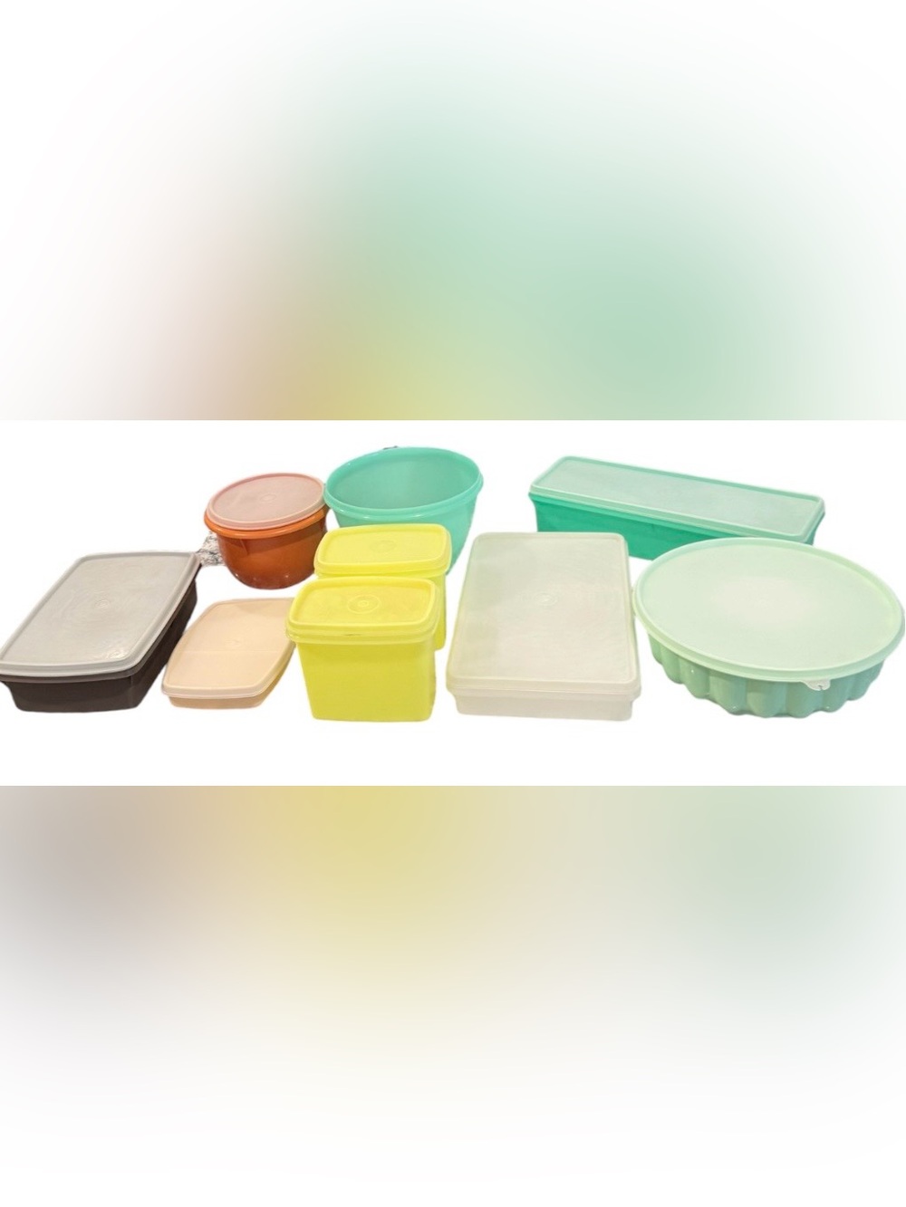 Tupperware assorted sized food storage dishes (17 pieces)